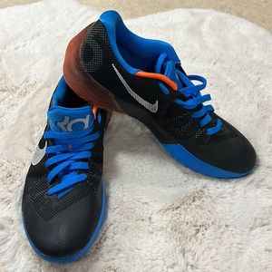 Men’s Nike KD Trey 5 ll Zoom FlyWire Size 10.5 Athletic Shoes